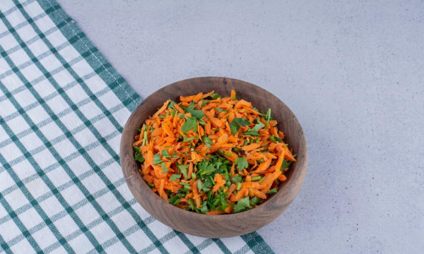 За такой салат из моркови с чесноком будет драка: неземной вкус от 2 секретных добавок
