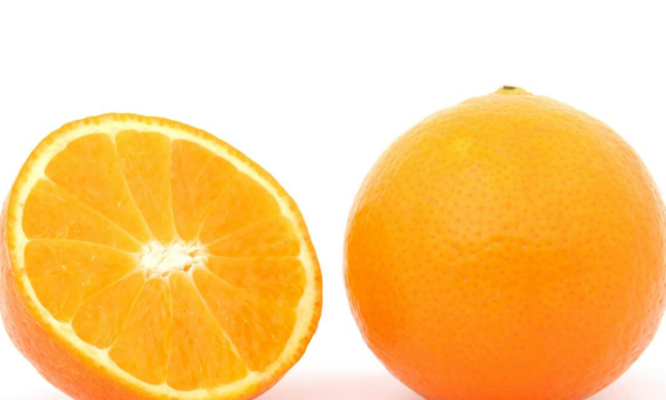 Зачем греть в микроволновке апельсин: получите двойную выгоду — хитрый трюк от опытных хозяек