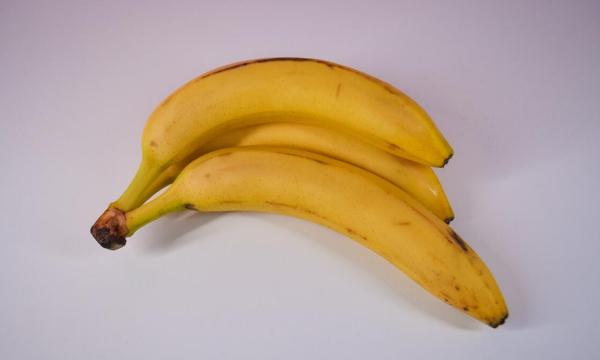 Возьмите кусок фольги и обмотайте банан: результат поразит даже скептиков
