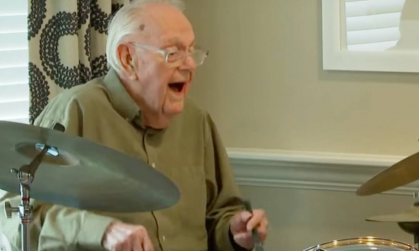 100-летний барабанщик раскрыл секрет долголетия